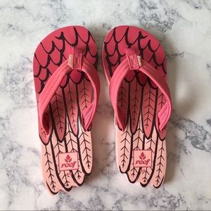 REEF pink coral mermaid fish flip-flops sandals shoes beach travel slip-on
